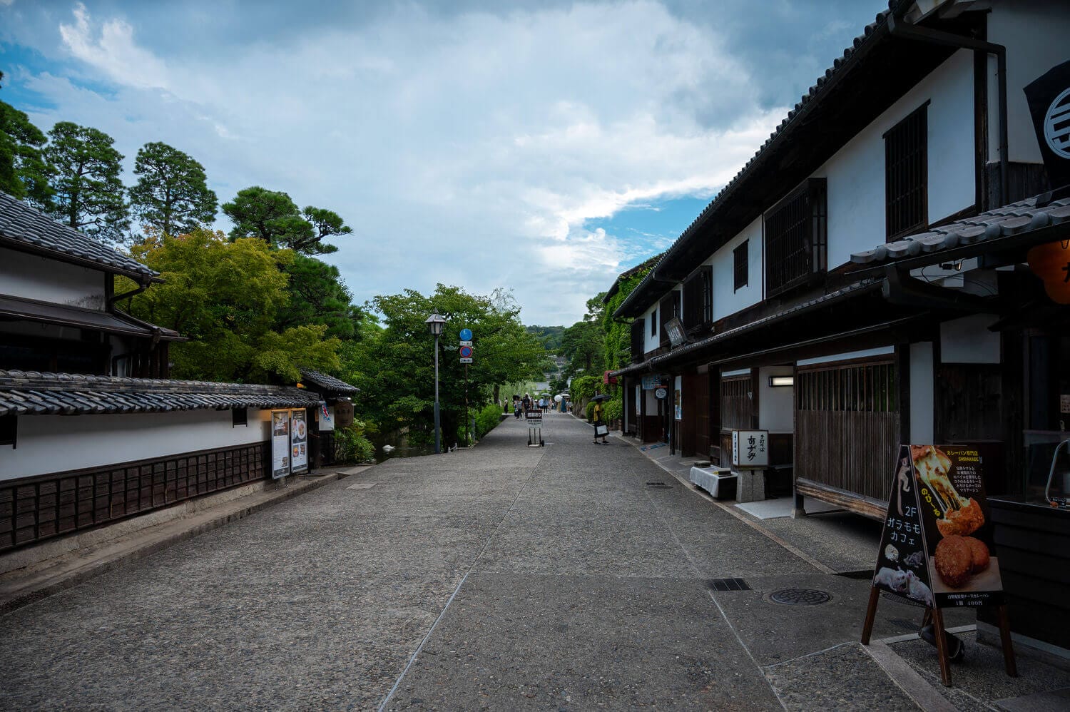 美しさと歴史の調和、江戸からの悠久の時をこえる倉敷美観地区の画像